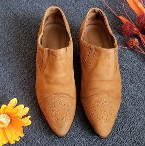 2×$20 Pimento Camel Suede Ankle Booties Pointy 6